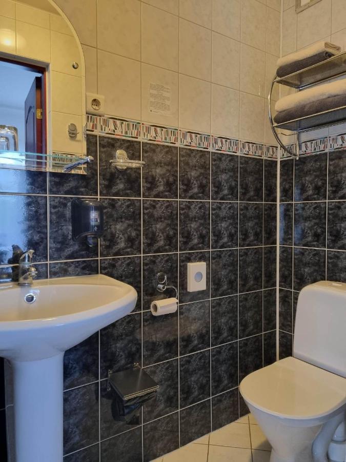 Hotell De Tolly Tõrve Exteriér fotografie